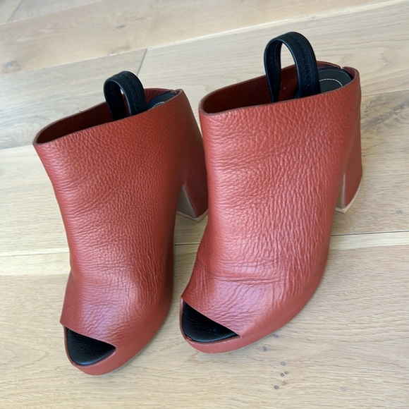 Balenciaga Shoes - BALENCIAGA Leather Slingback Platform Sandals EU 41